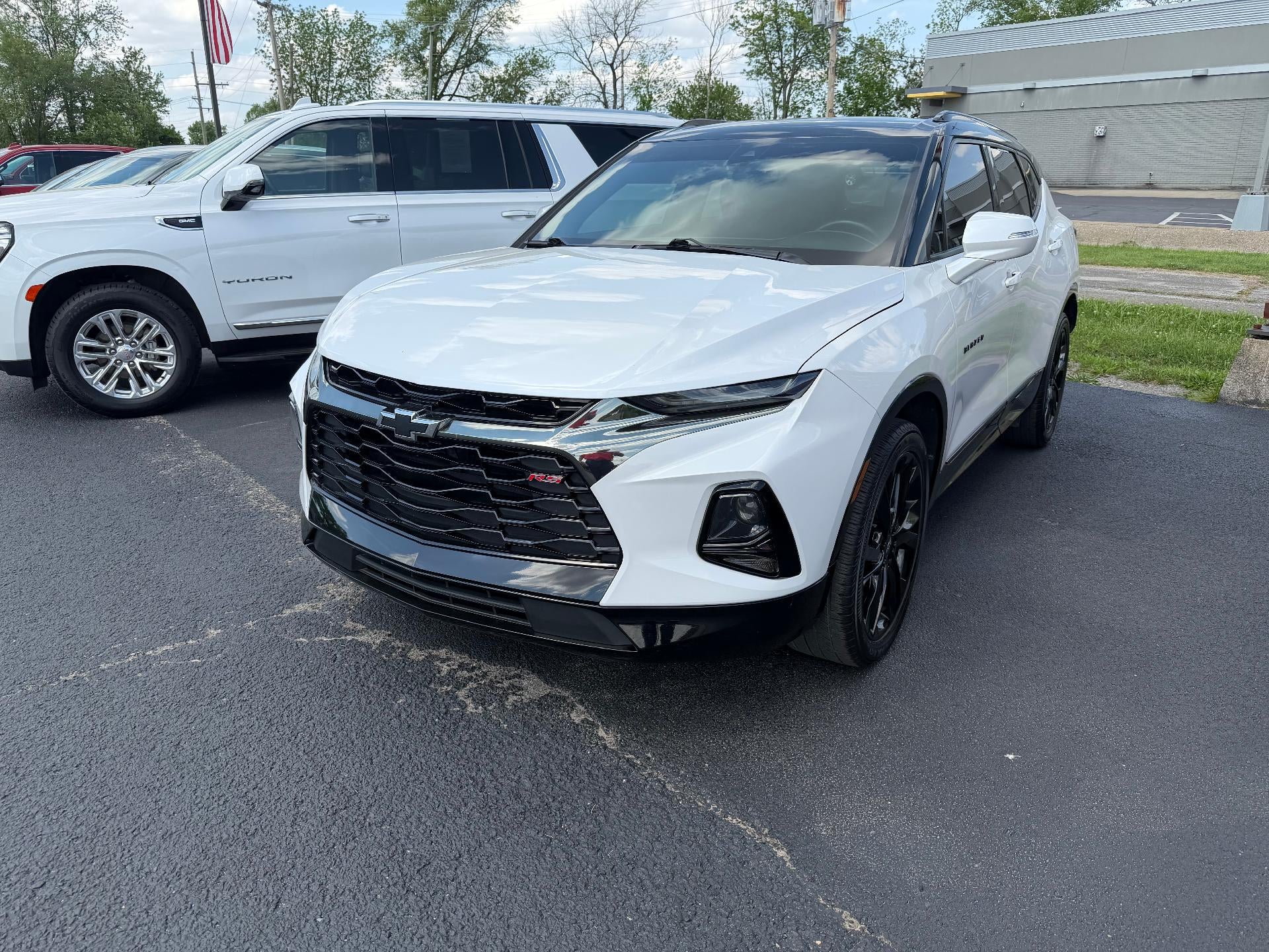 2022 Chevrolet Blazer RS in Iridescent Pearl Tricoat — front three-quarter view