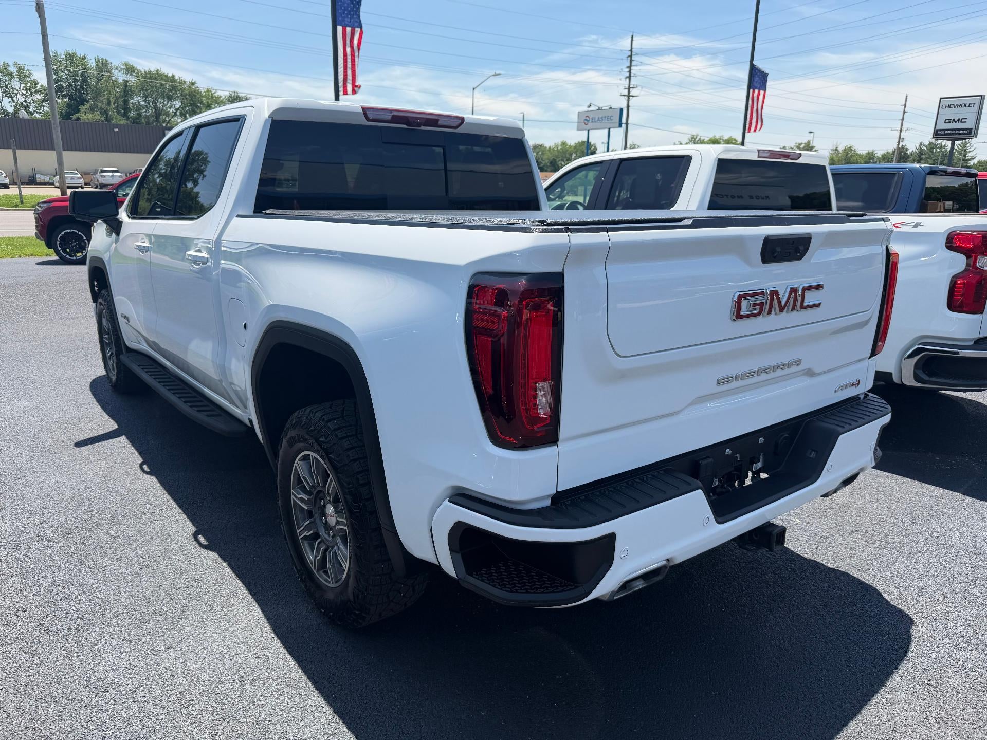 2024 GMC Sierra 1500 — side profile view