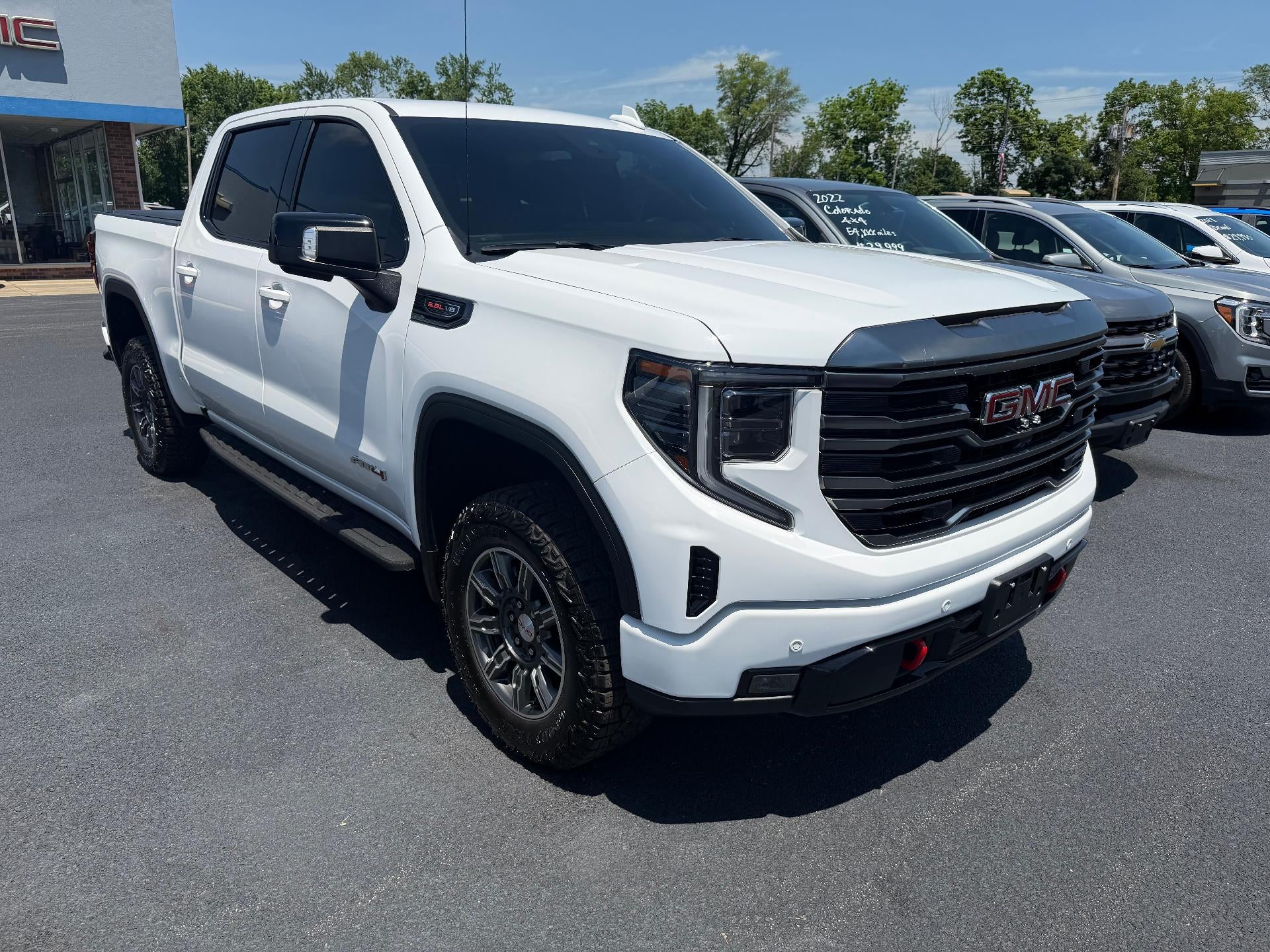 2024 GMC Sierra 1500 — detail view